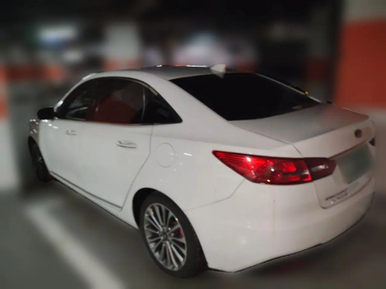Ford Escort 2019 Revised Version 1.5L Automatic Zhenxiang Edition China VI Standard — миниатюра 4