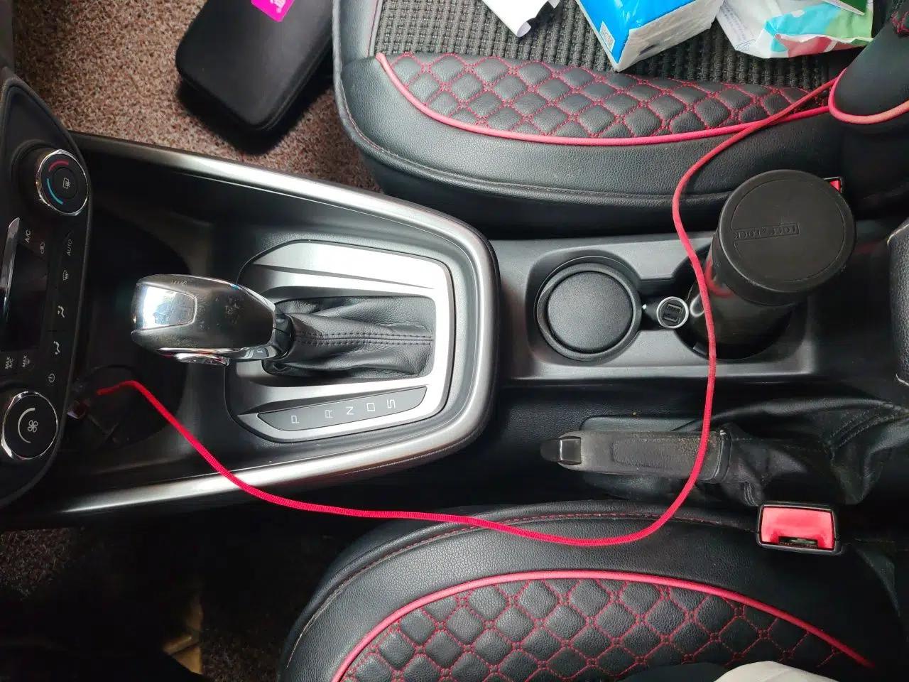 Ford Escort 2015 1.5L Automatic Fashion Model — миниатюра 15