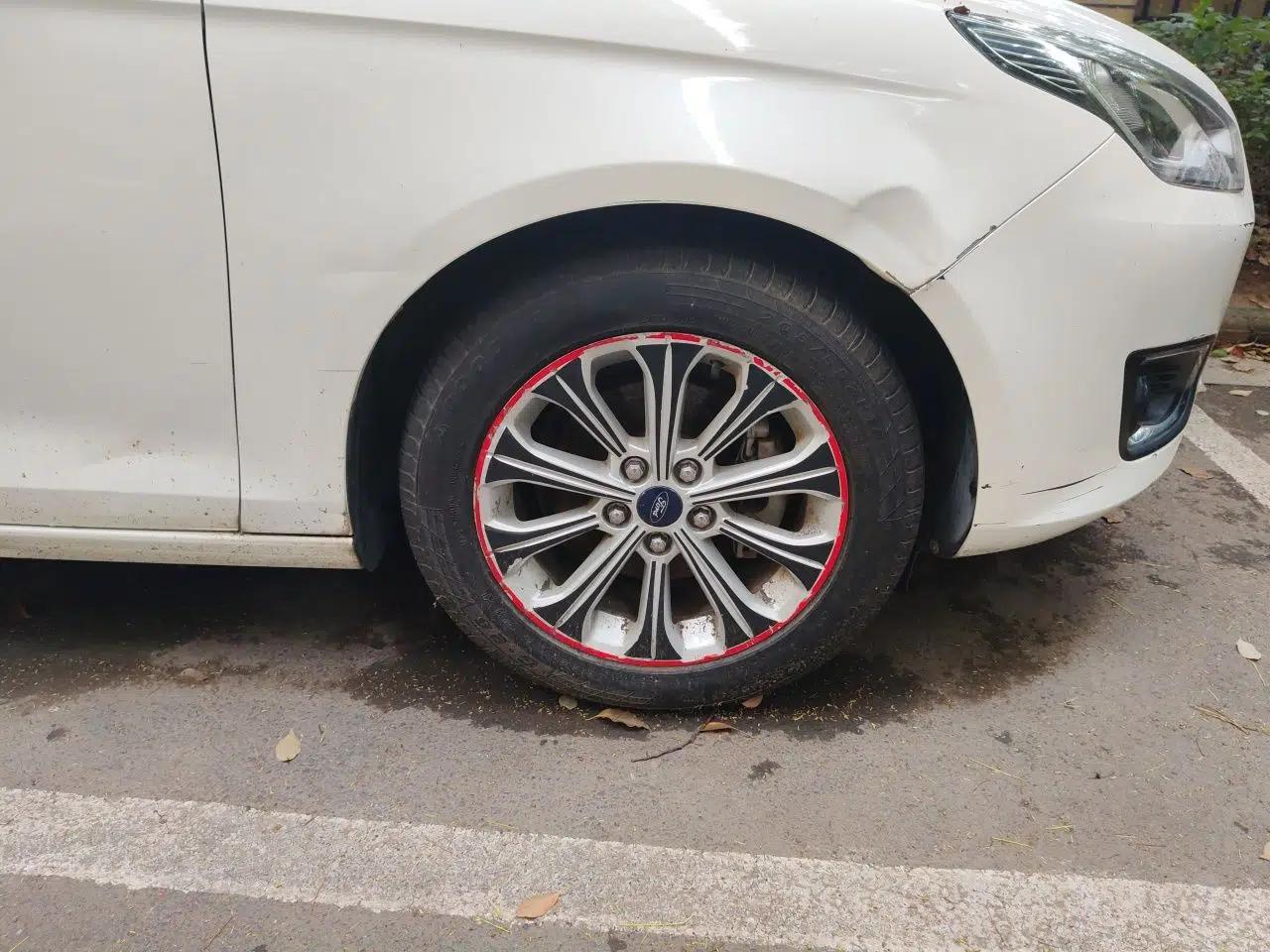 Ford Escort 2015 1.5L Automatic Fashion Model — миниатюра 8