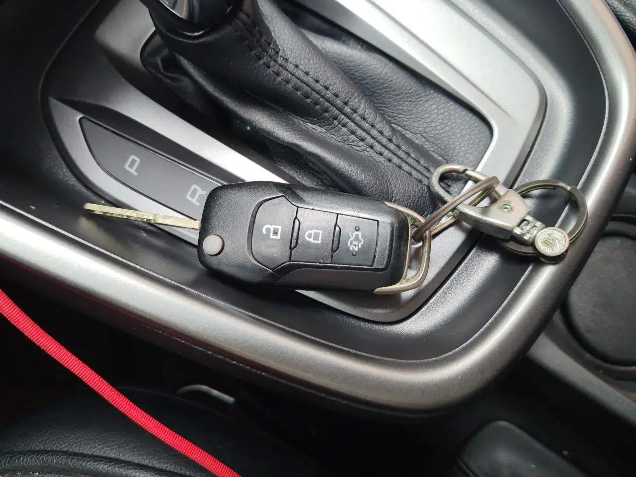 Ford Escort 2015 1.5L Automatic Fashion Model — миниатюра 9