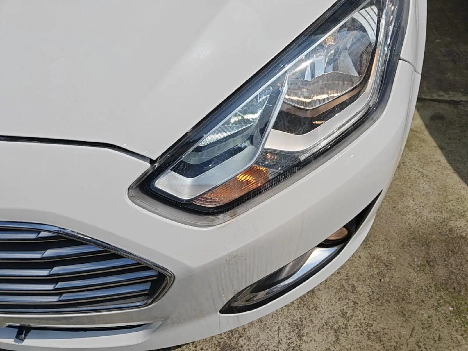 Ford Escort 2015 1.5L Manual Fashion Edition — миниатюра 9