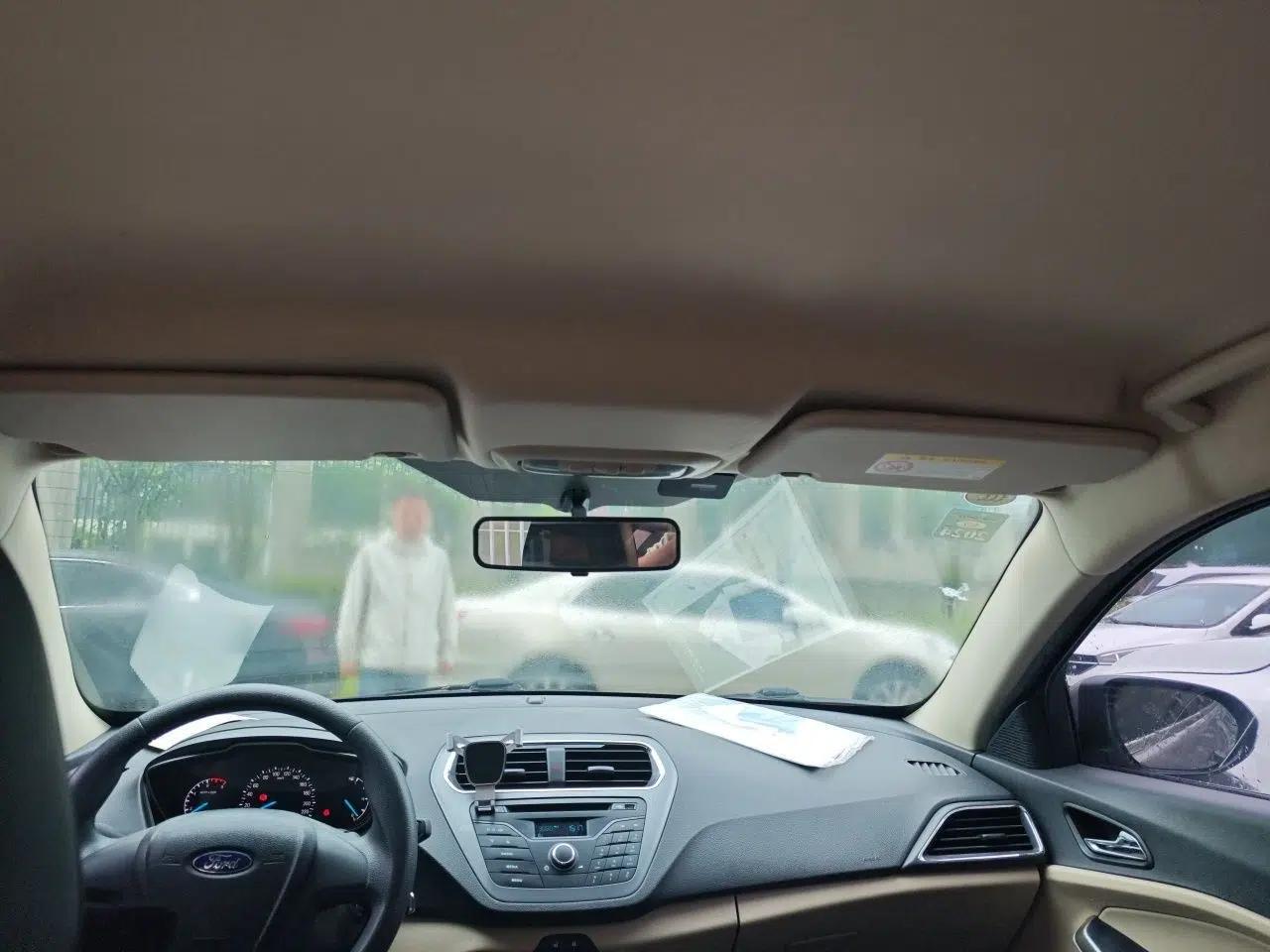 Ford Escort 2015 1.5L Manual Comfort Model — миниатюра 19
