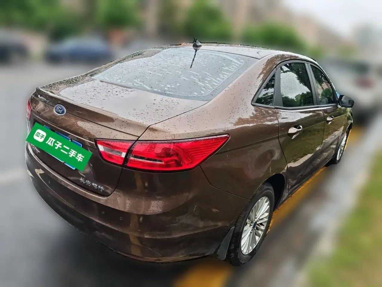 Ford Escort 2017 Revised Version 1.5L Manual Comfort Edition — миниатюра 6