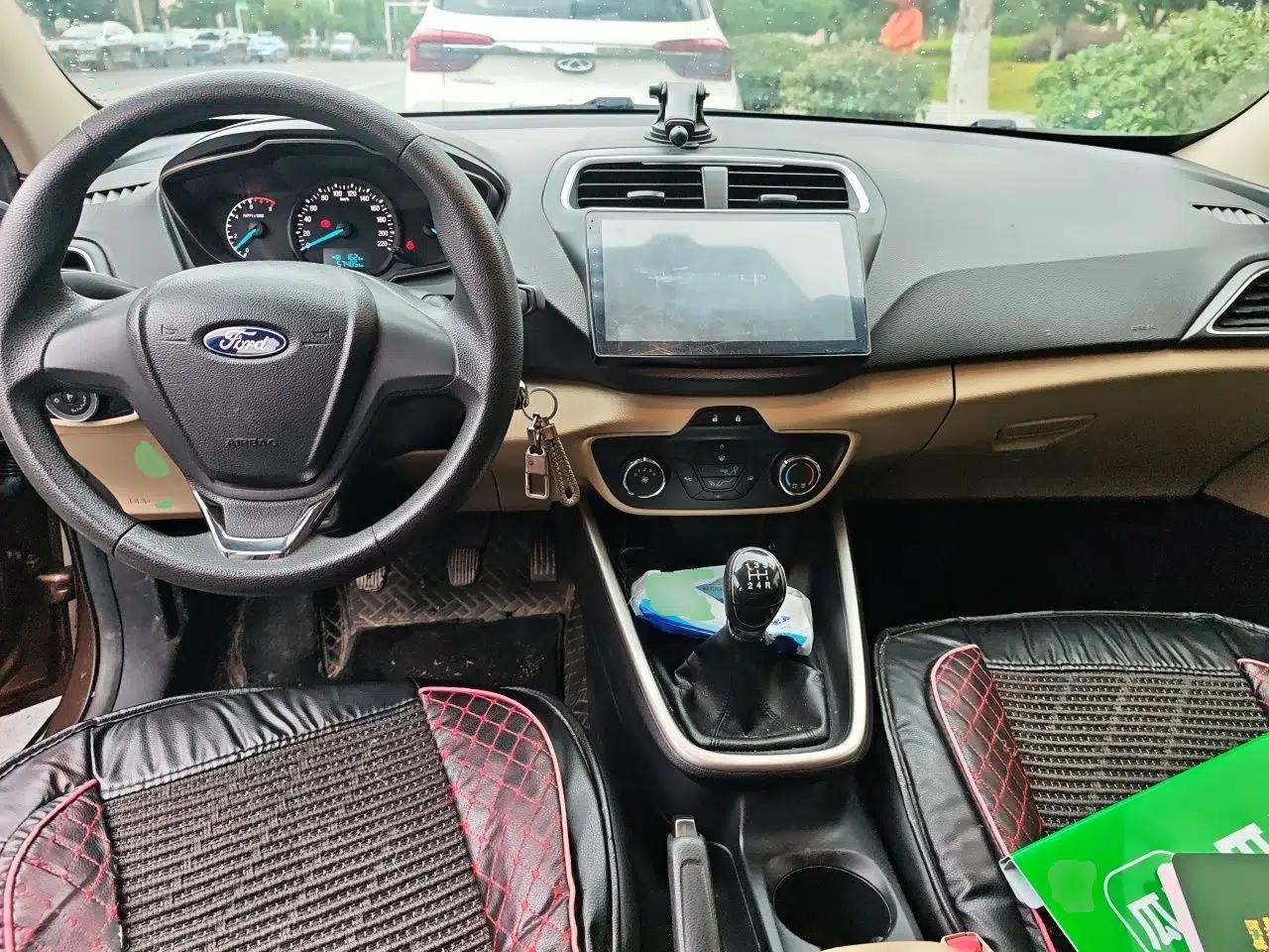 Ford Escort 2017 Revised Version 1.5L Manual Comfort Edition — миниатюра 10