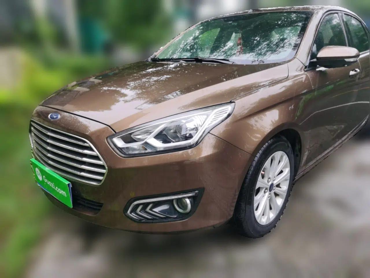 Ford Escort 2015 1.5L Automatic Fashion Model — миниатюра 1