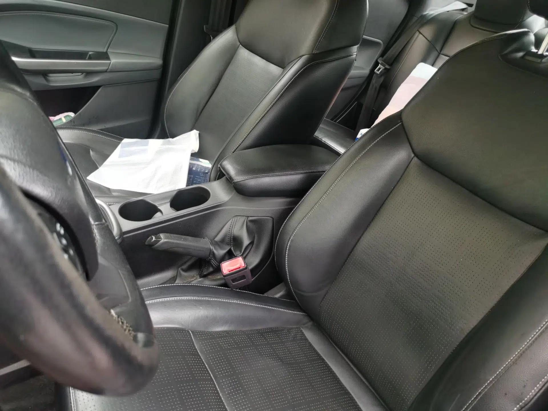 Ford Escort 2015 1.5L Automatic Fashion Model — миниатюра 16