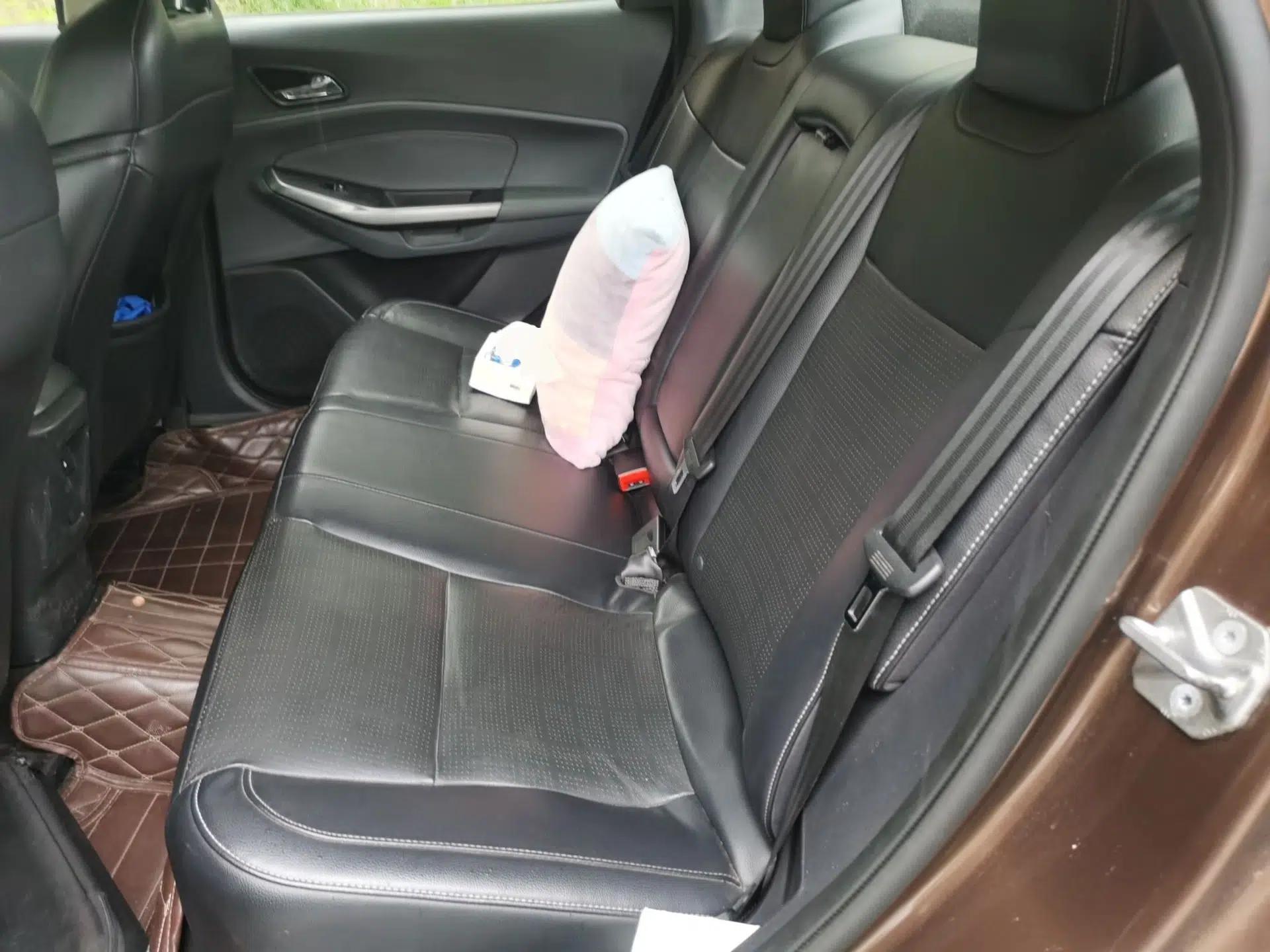 Ford Escort 2015 1.5L Automatic Fashion Model — миниатюра 18