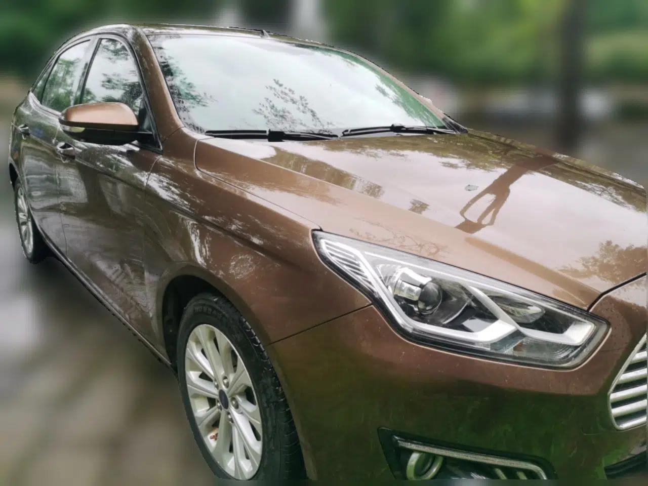 Ford Escort 2015 1.5L Automatic Fashion Model — миниатюра 3
