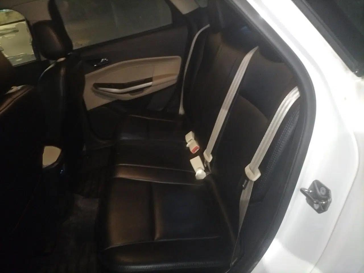 Ford Escort 2015 1.5L Automatic Comfort Edition — миниатюра 18
