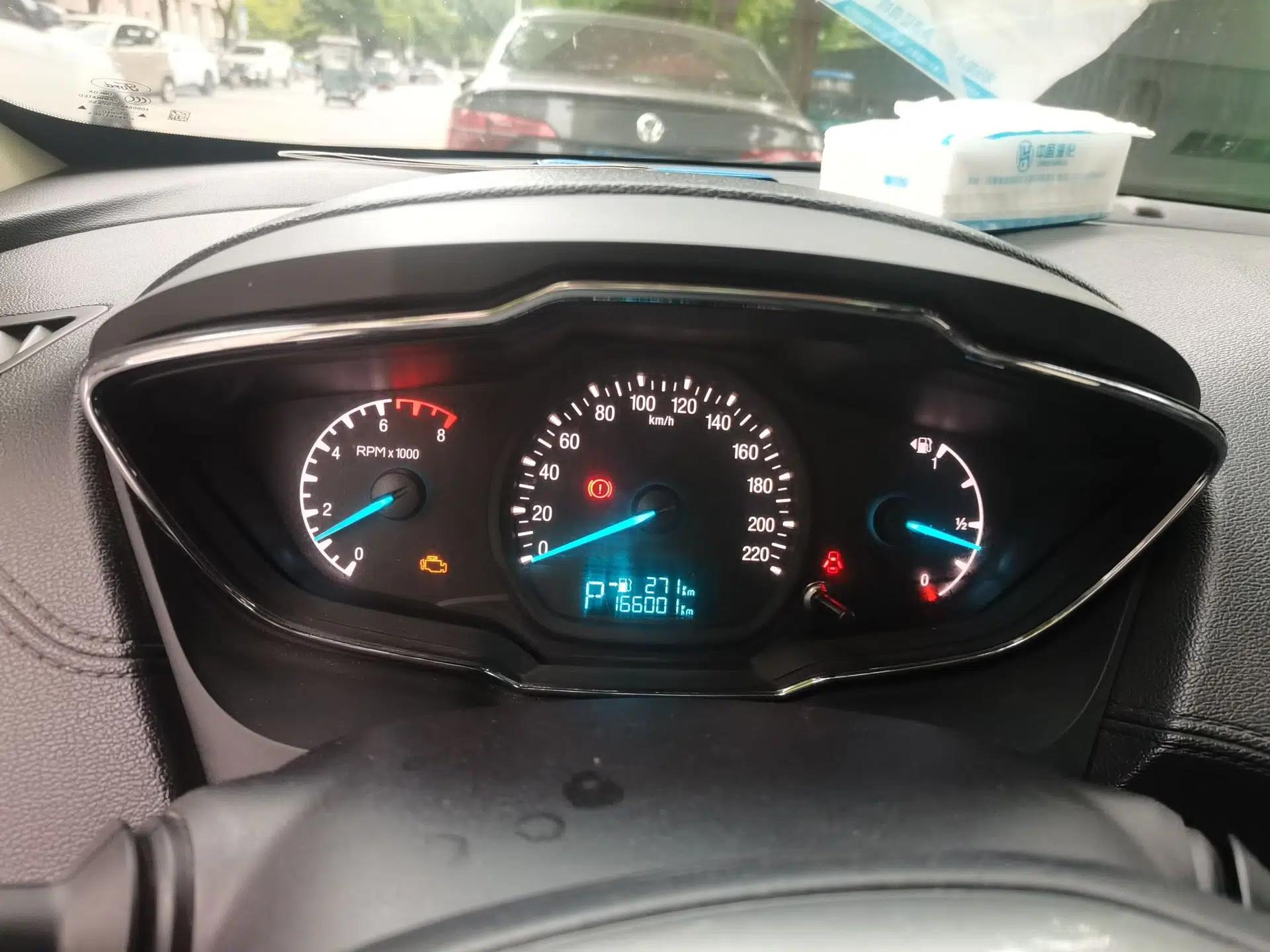 Ford Escort 2015 1.5L Automatic Fashion Model — миниатюра 12