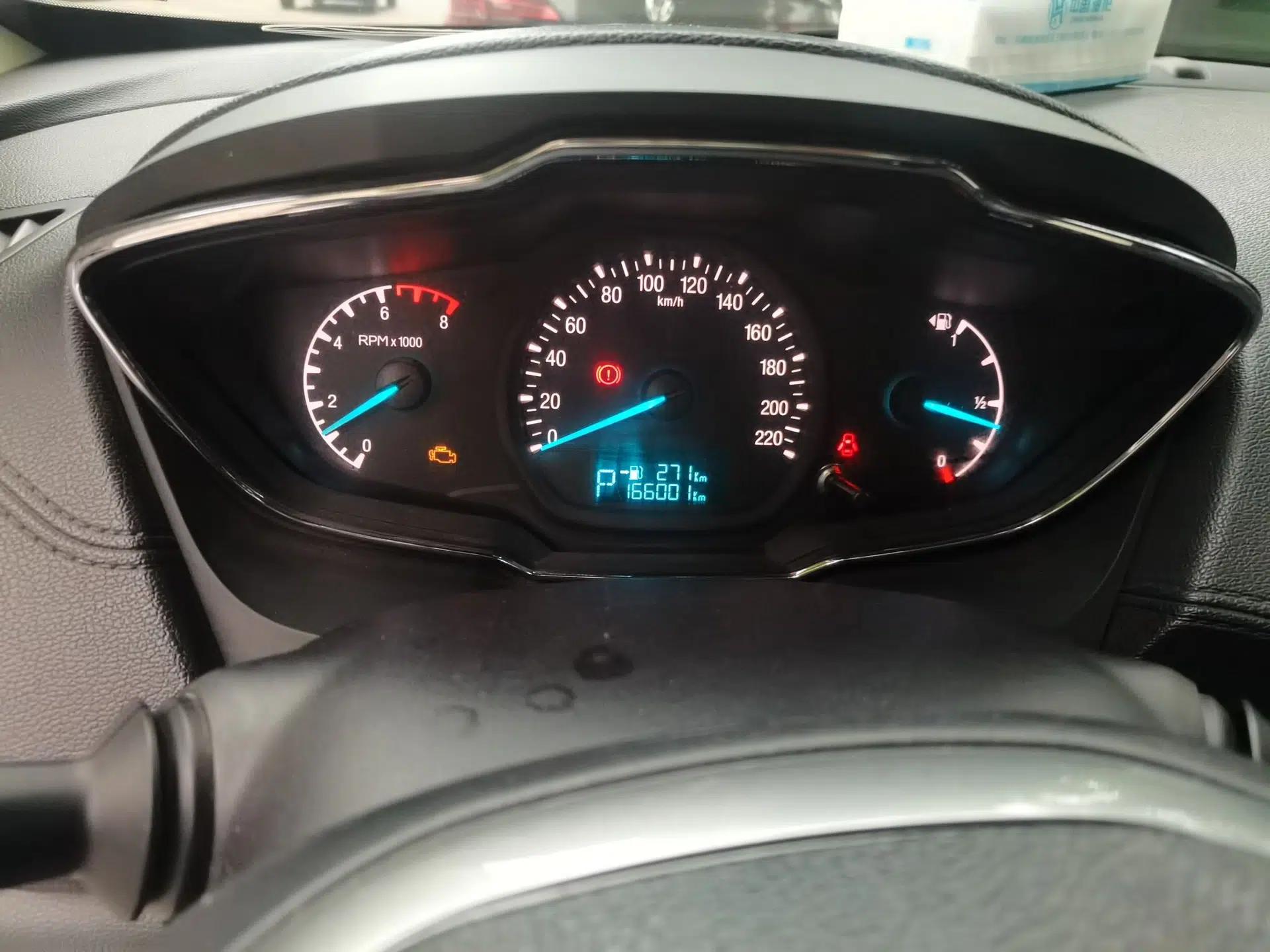 Ford Escort 2015 1.5L Automatic Fashion Model — миниатюра 13