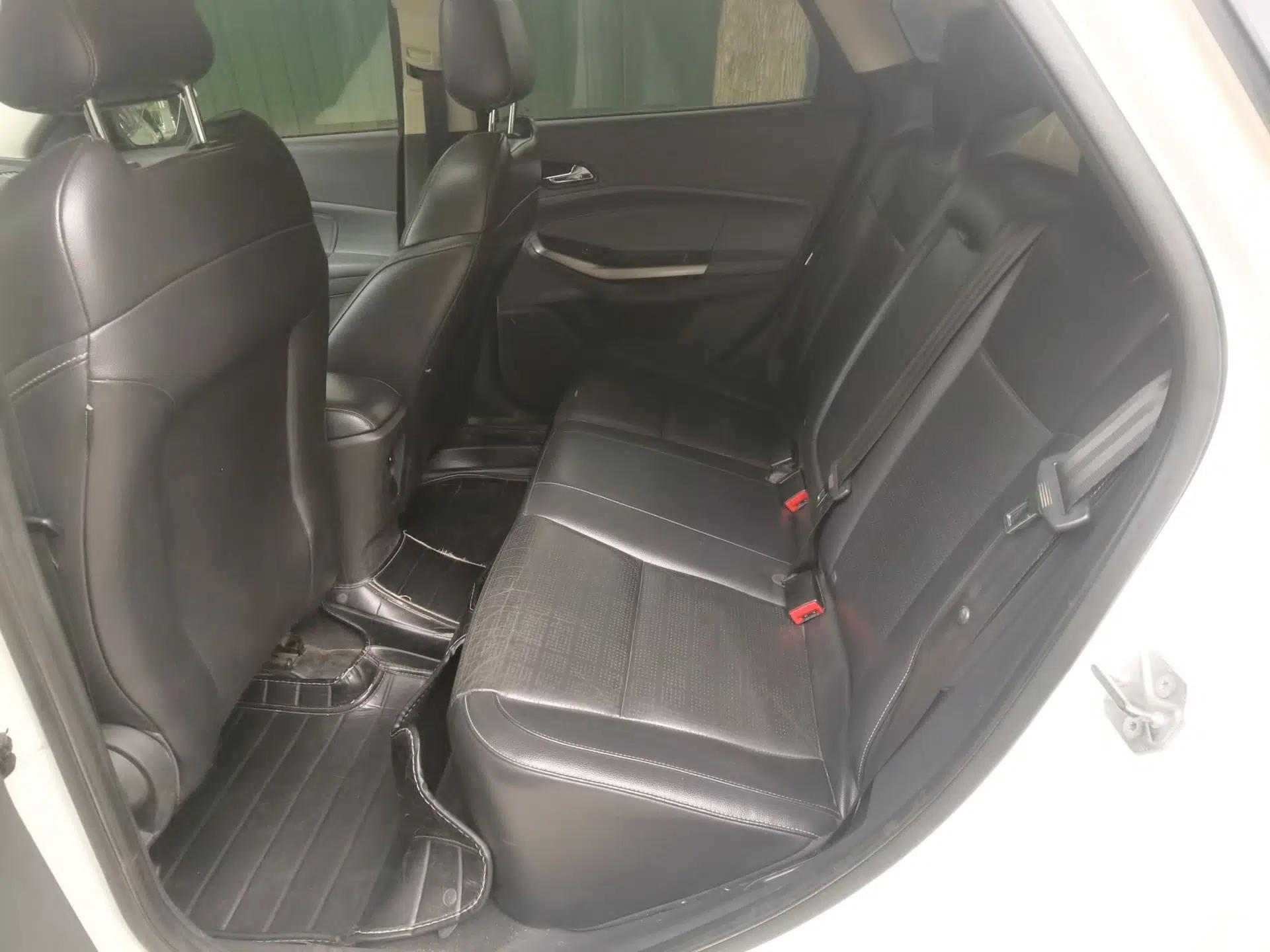 Ford Escort 2015 1.5L Automatic Fashion Model — миниатюра 18