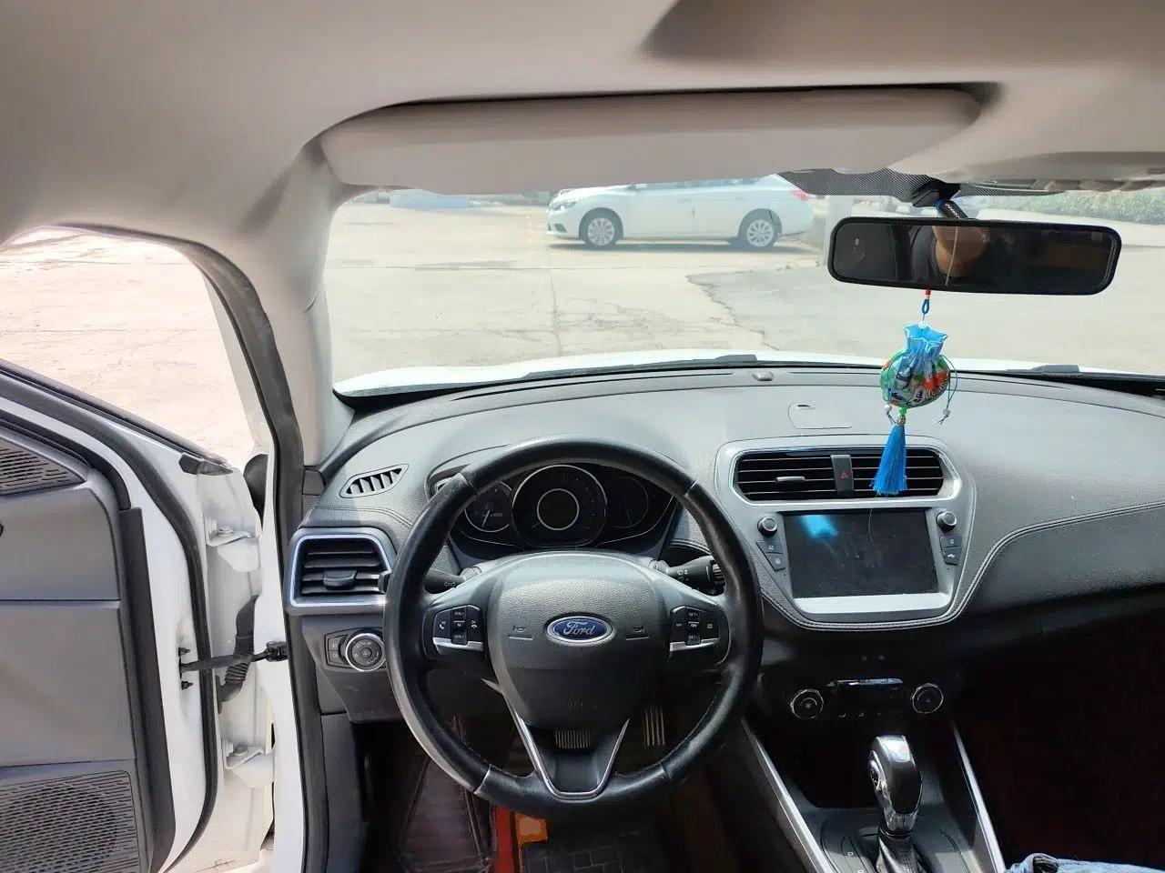 Ford Escort 2019 Revised Version 1.5L Automatic Enjoyment Type China VI Standard — миниатюра 11
