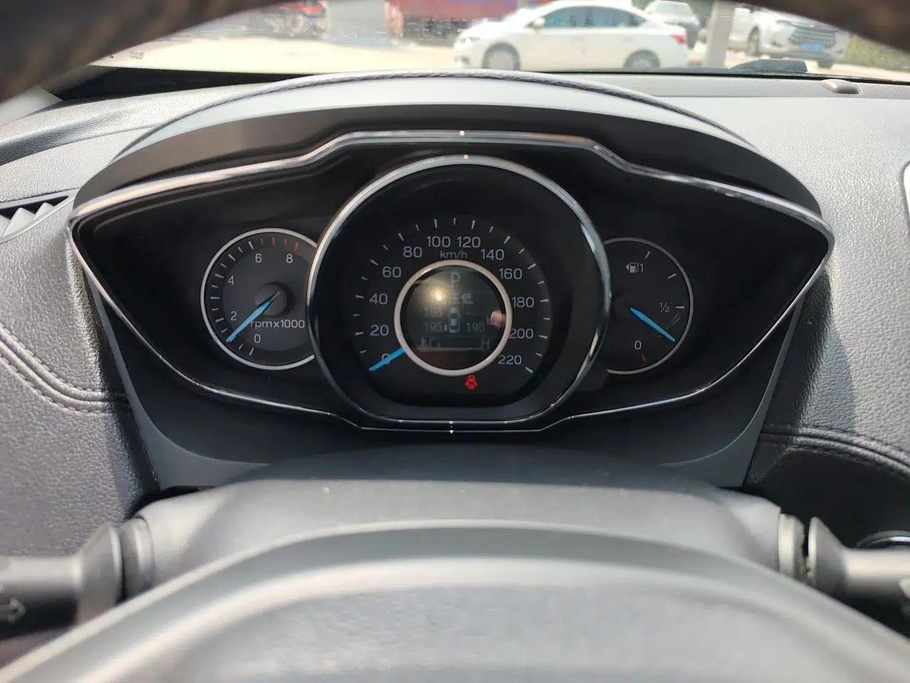 Ford Escort 2019 Revised Version 1.5L Automatic Enjoyment Type China VI Standard — миниатюра 12