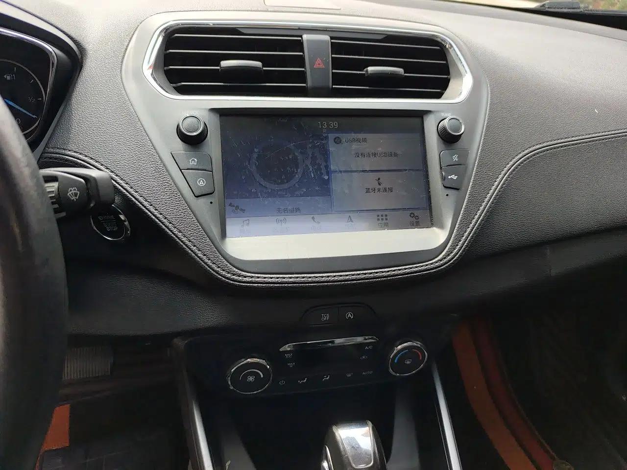 Ford Escort 2019 Revised Version 1.5L Automatic Enjoyment Type China VI Standard — миниатюра 14