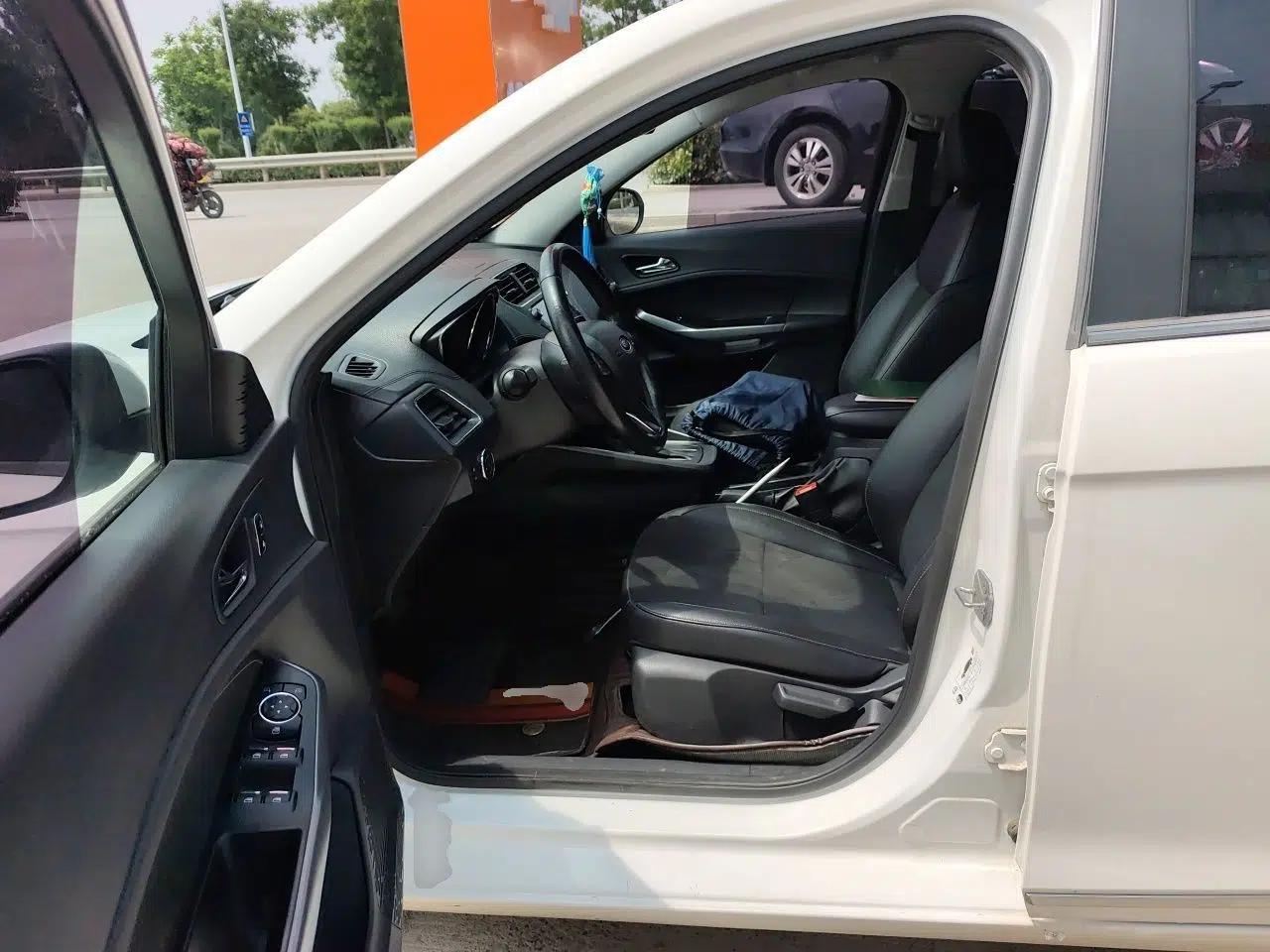 Ford Escort 2019 Revised Version 1.5L Automatic Enjoyment Type China VI Standard — миниатюра 16