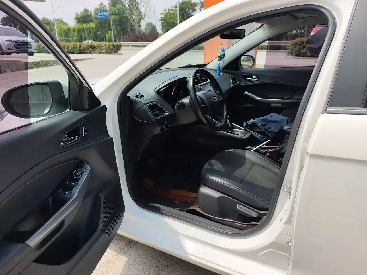 Ford Escort 2019 Revised Version 1.5L Automatic Enjoyment Type China VI Standard — миниатюра 17
