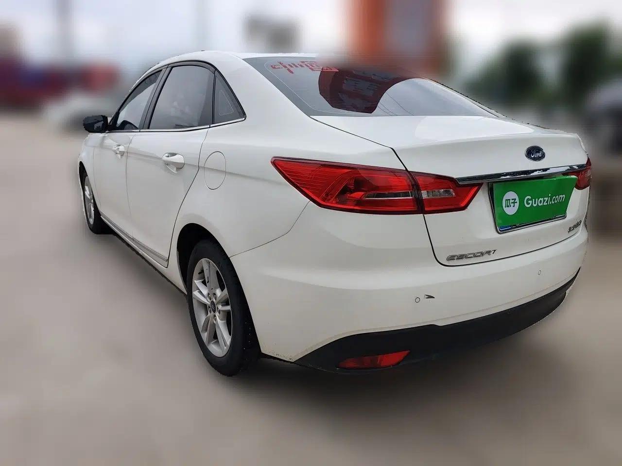 Ford Escort 2019 Revised Version 1.5L Automatic Enjoyment Type China VI Standard — миниатюра 4