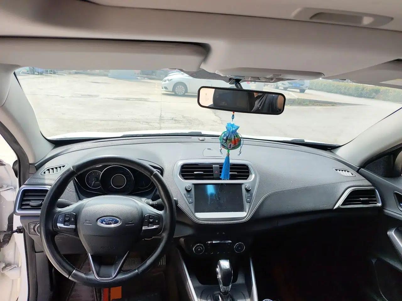 Ford Escort 2019 Revised Version 1.5L Automatic Enjoyment Type China VI Standard — миниатюра 10