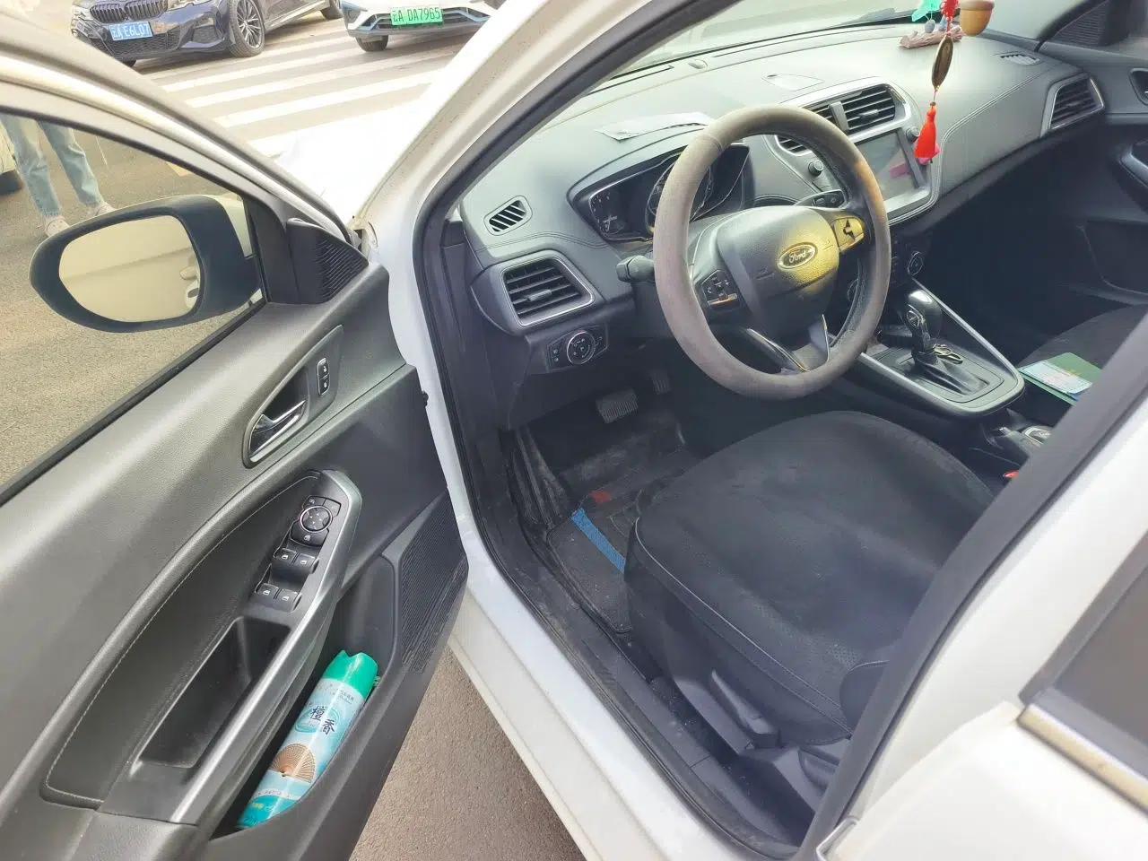 Ford Escort 2019 Revised Version 1.5L Automatic Enjoyment Type China VI Standard — миниатюра 13
