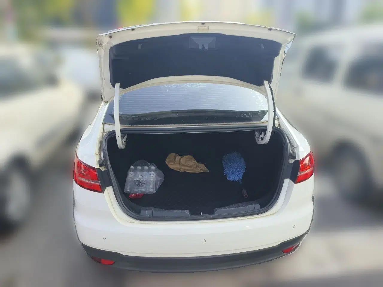Ford Escort 2019 Revised Version 1.5L Automatic Enjoyment Type China VI Standard — миниатюра 16