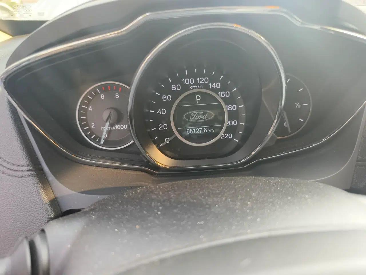Ford Escort 2019 Revised Version 1.5L Automatic Enjoyment Type China VI Standard — миниатюра 9