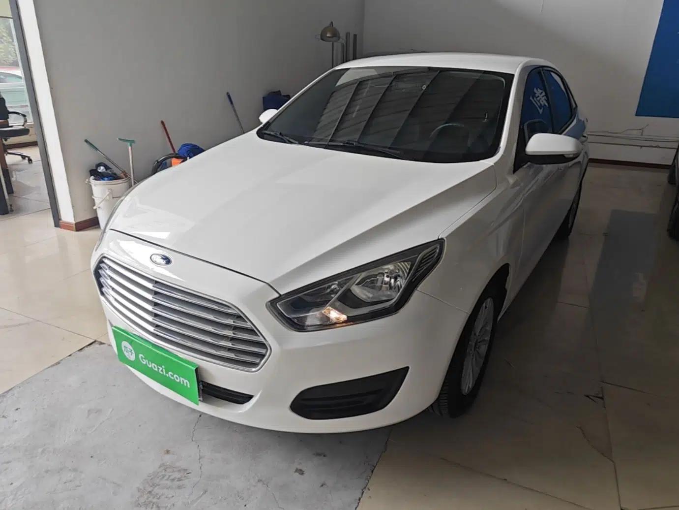 Ford Escort 2017 Revised Version 1.5L Manual Comfort Edition — миниатюра 1