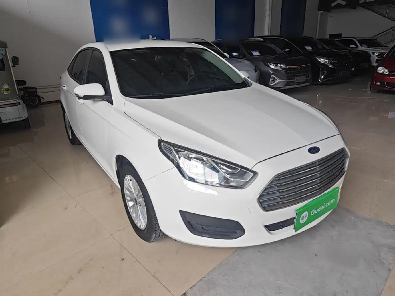 Ford Escort 2017 Revised Version 1.5L Manual Comfort Edition — миниатюра 3