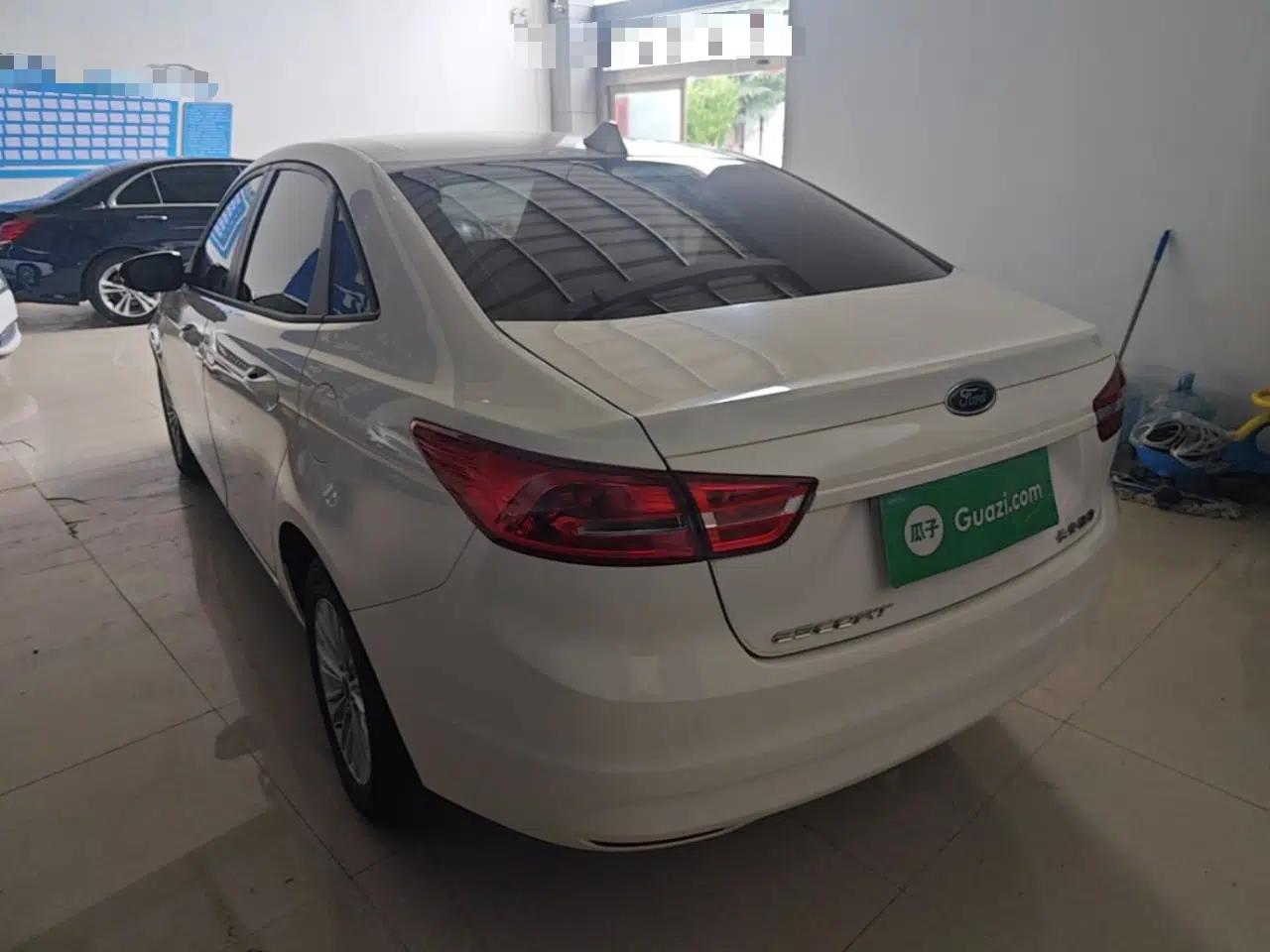 Ford Escort 2017 Revised Version 1.5L Manual Comfort Edition — миниатюра 4