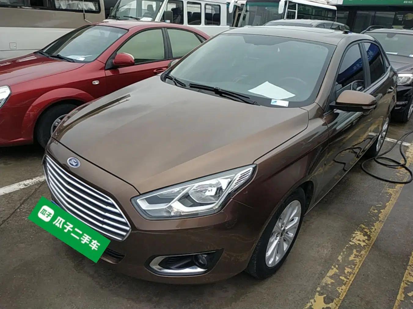 Ford Escort 2015 1.5L Automatic Fashion Model — миниатюра 1