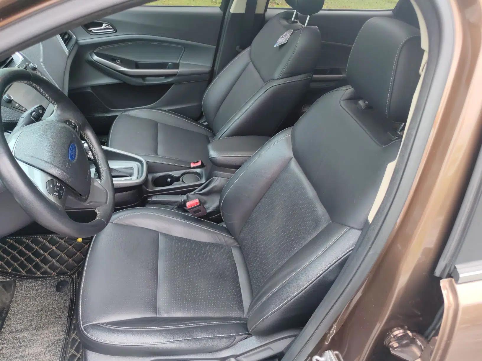 Ford Escort 2015 1.5L Automatic Fashion Model — миниатюра 17