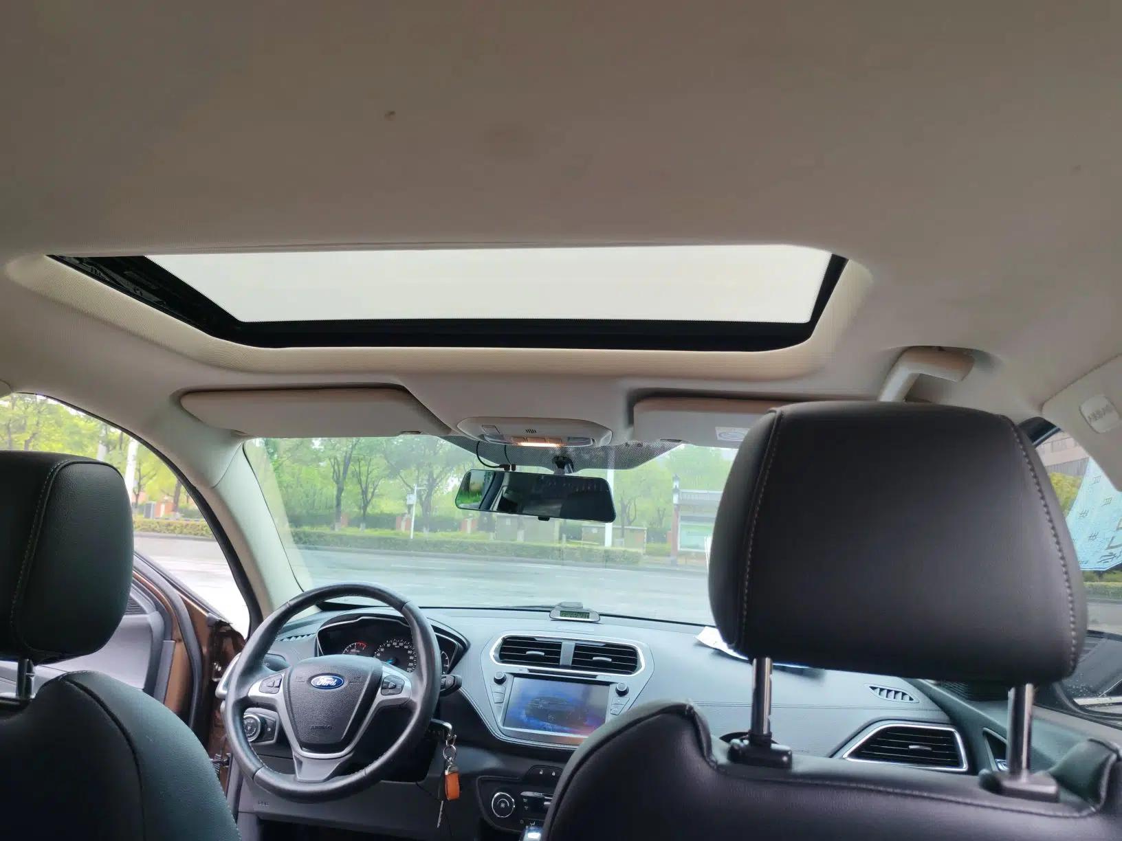 Ford Escort 2015 1.5L Automatic Fashion Model — миниатюра 20