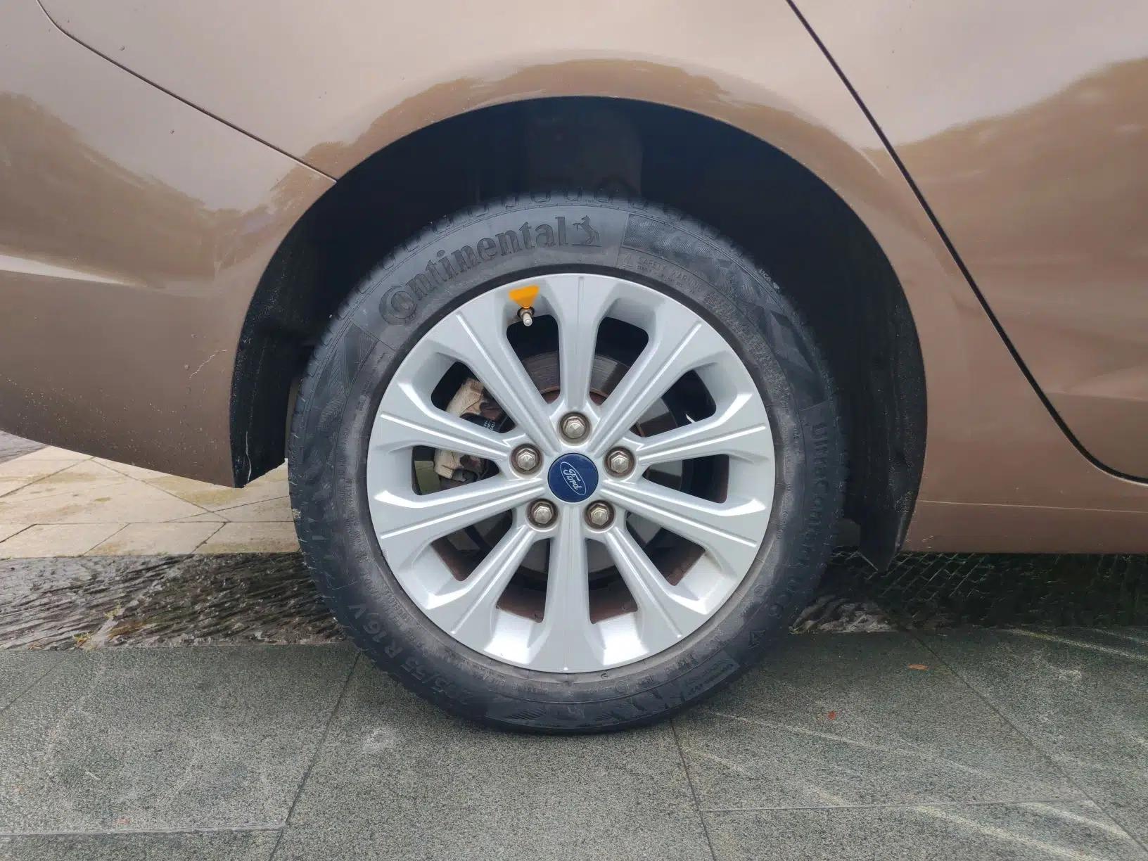 Ford Escort 2015 1.5L Automatic Fashion Model — миниатюра 9
