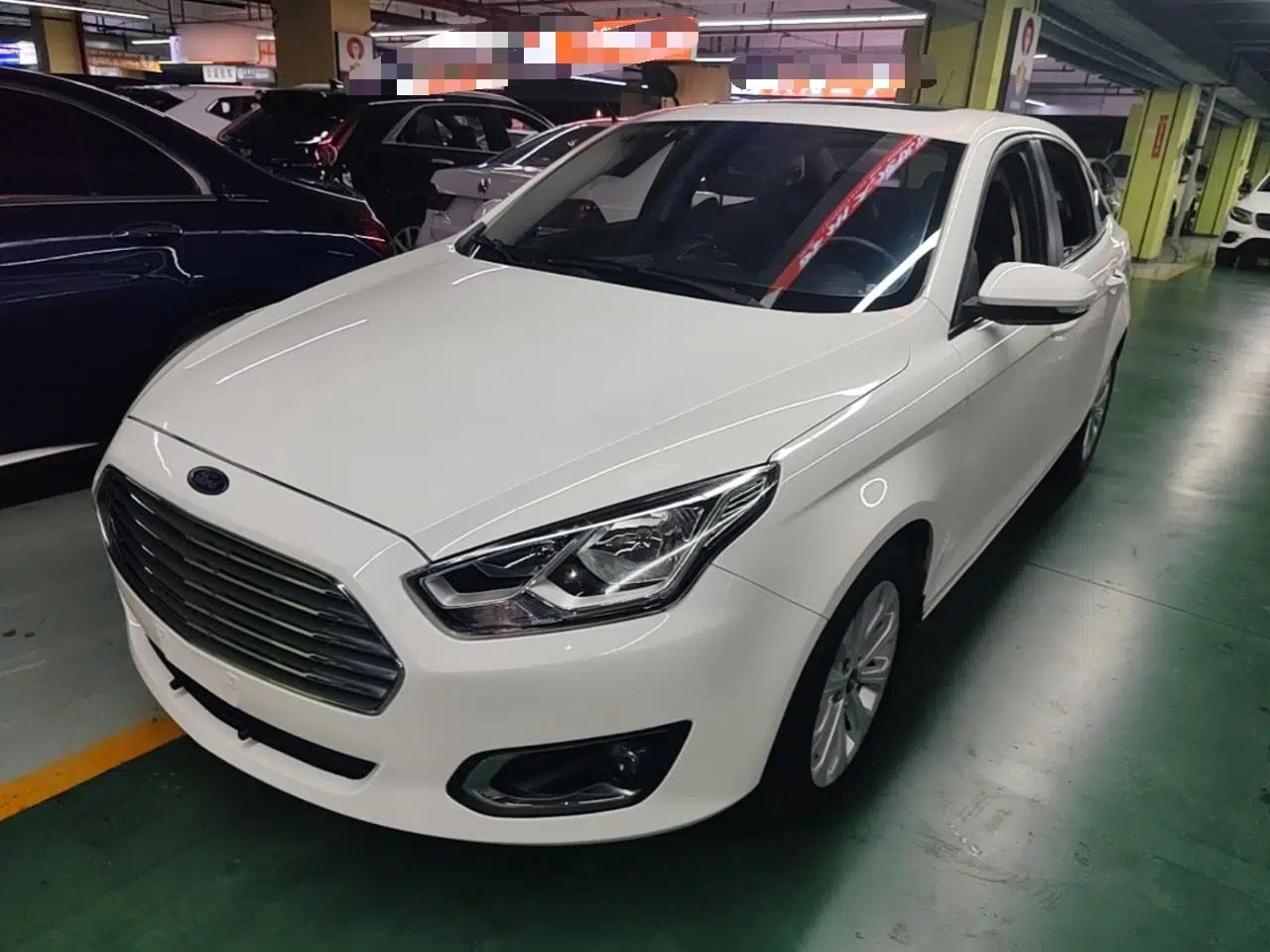 Ford Escort 2015 1.5L Automatic Fashion Model — миниатюра 1