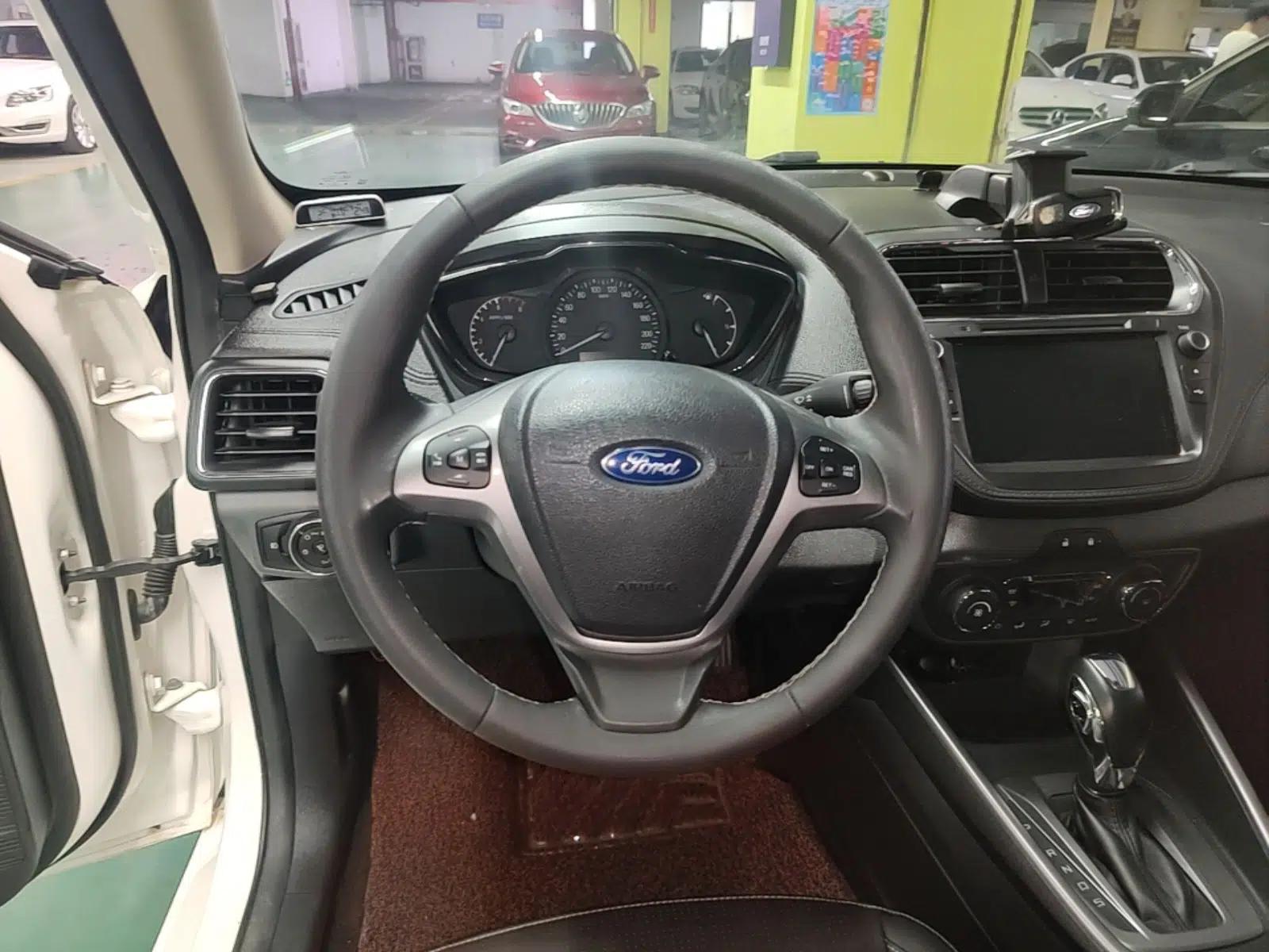 Ford Escort 2015 1.5L Automatic Fashion Model — миниатюра 13