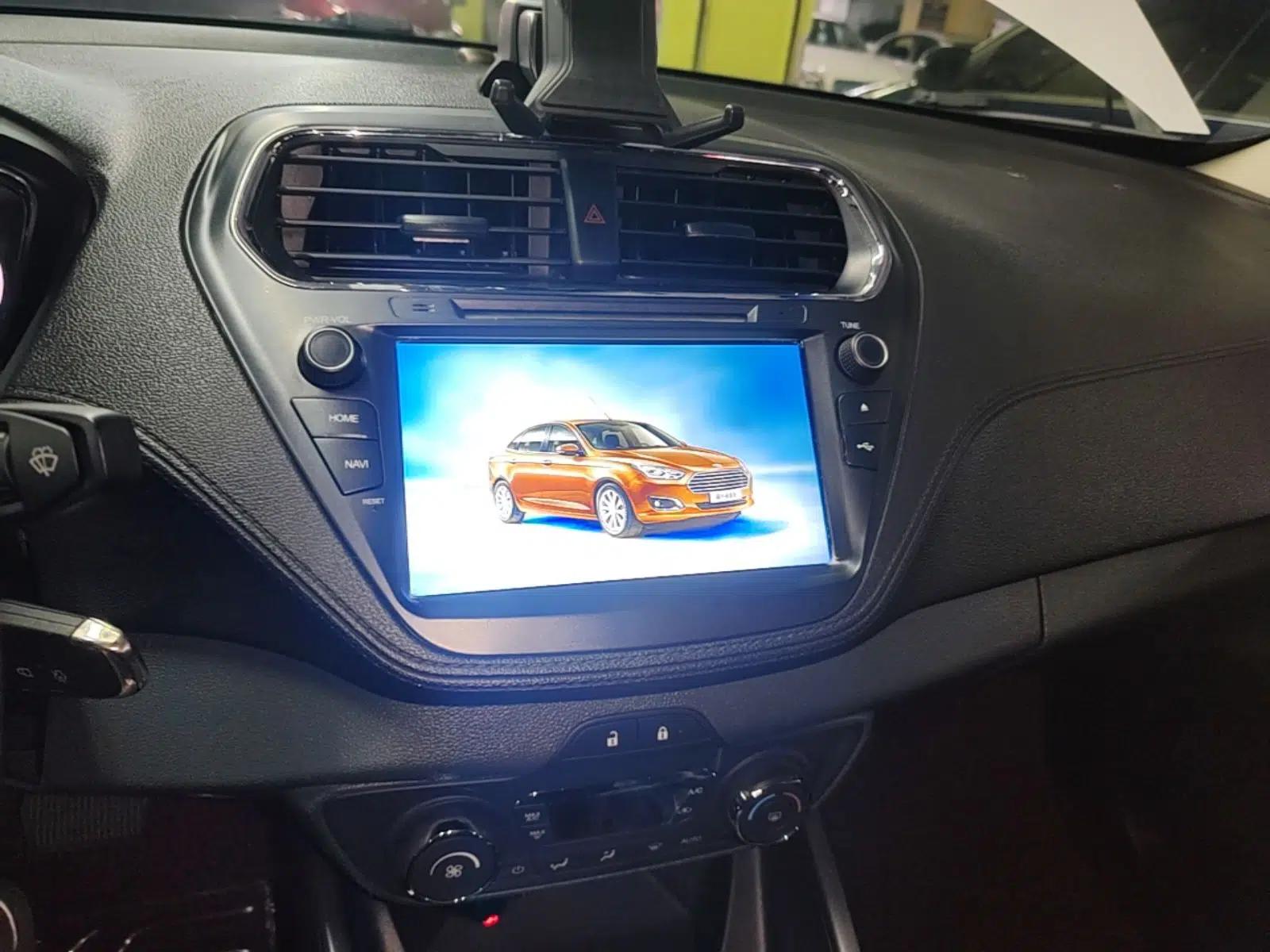 Ford Escort 2015 1.5L Automatic Fashion Model — миниатюра 15