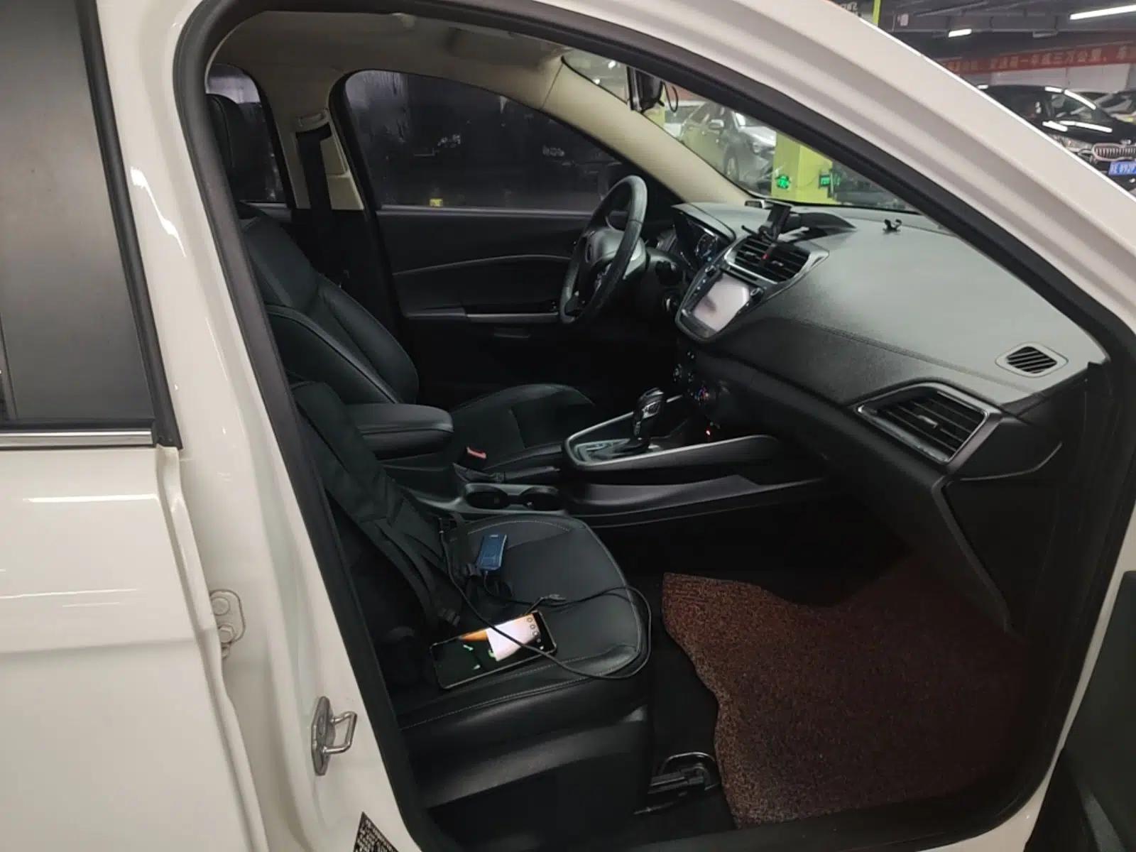 Ford Escort 2015 1.5L Automatic Fashion Model — миниатюра 23