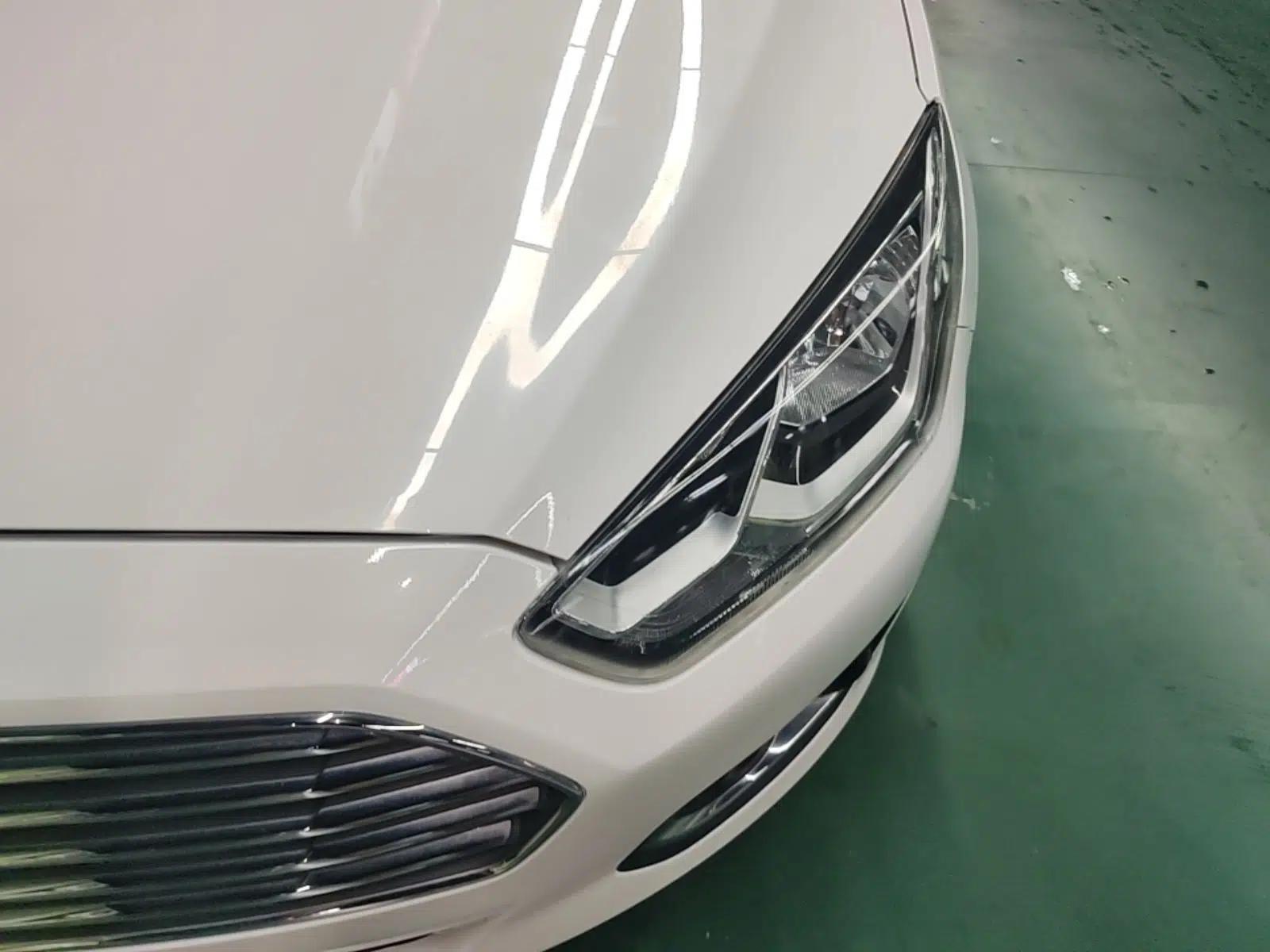 Ford Escort 2015 1.5L Automatic Fashion Model — миниатюра 5