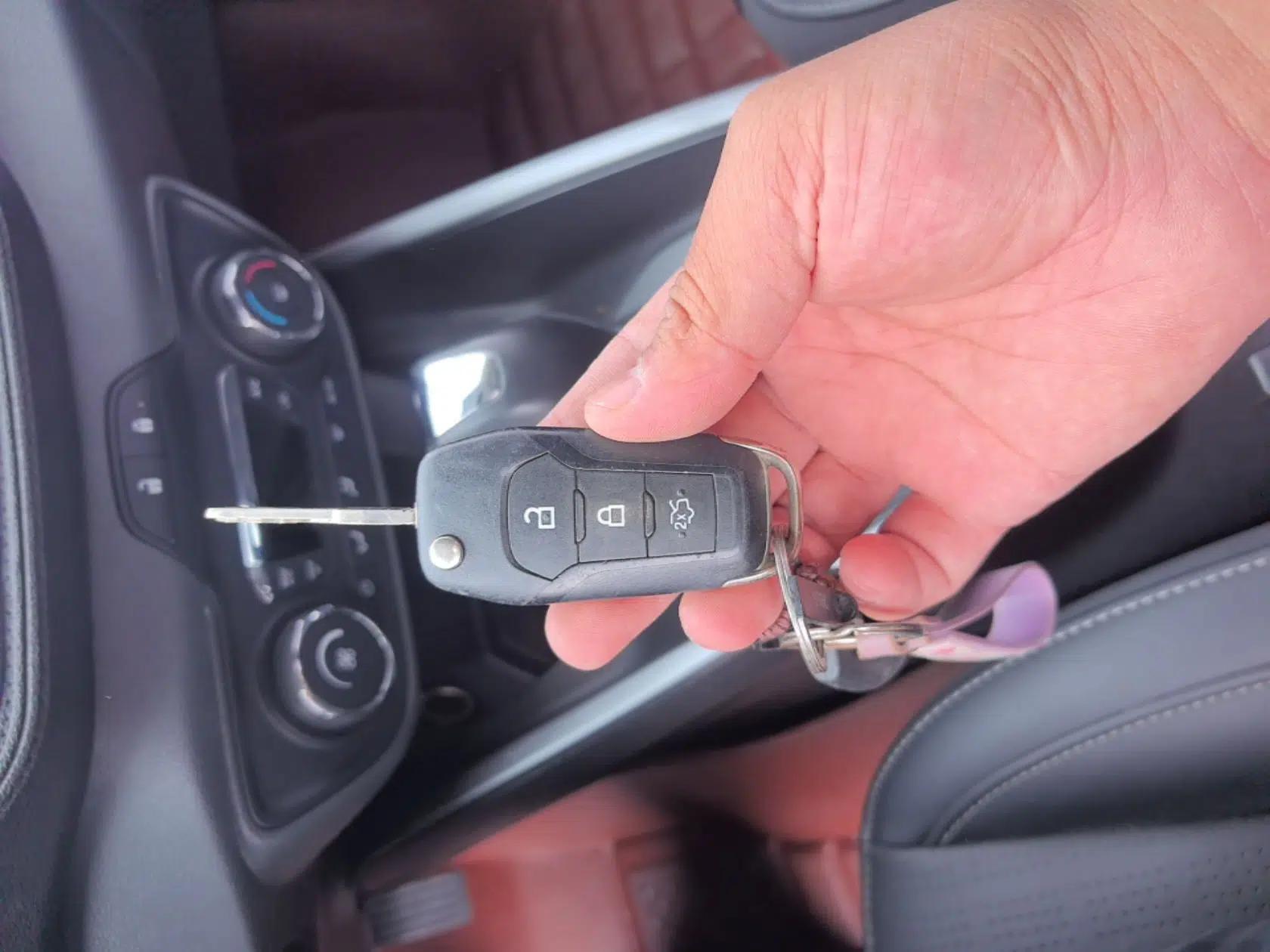 Ford Escort 2015 1.5L Automatic Fashion Model — миниатюра 12