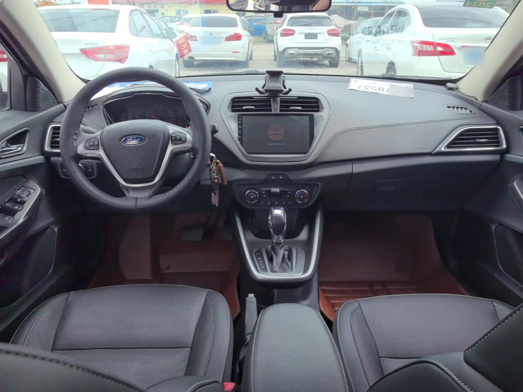 Ford Escort 2015 1.5L Automatic Fashion Model — миниатюра 13