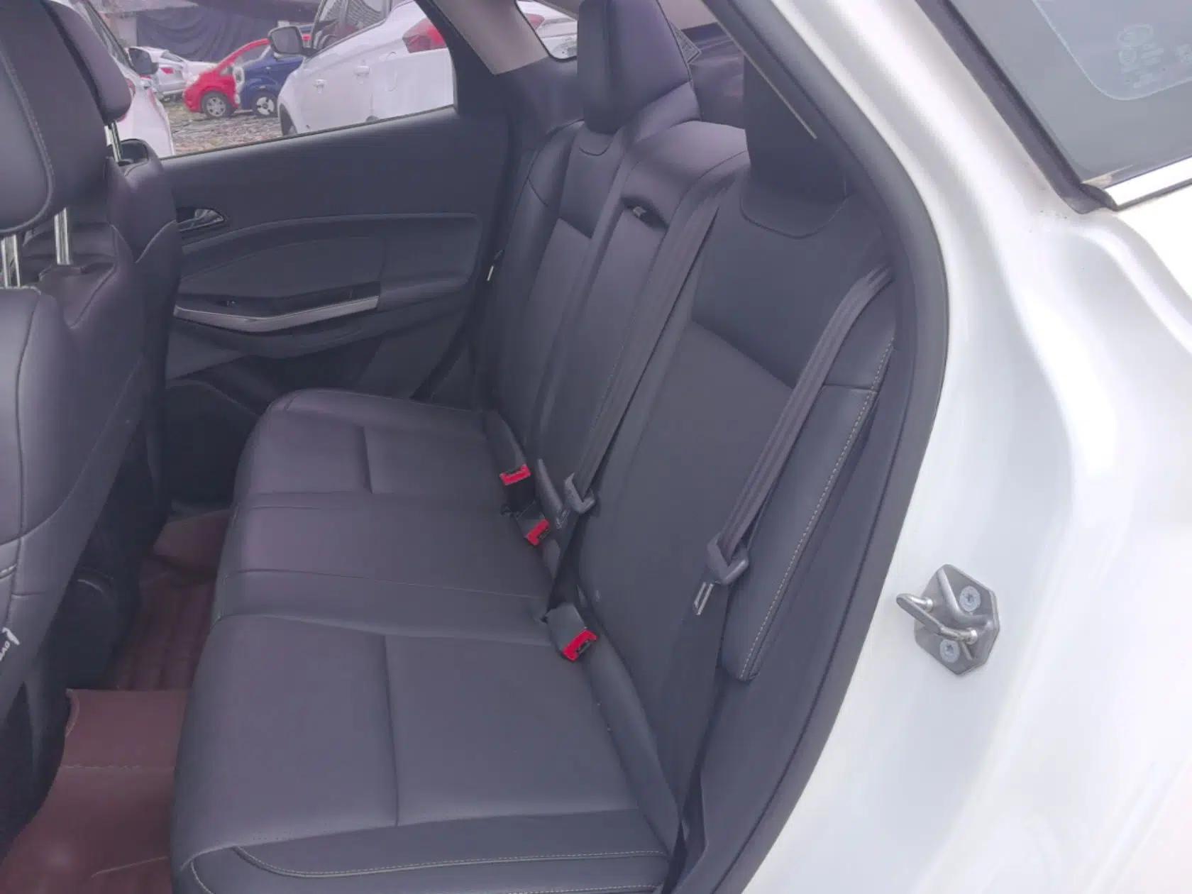Ford Escort 2015 1.5L Automatic Fashion Model — миниатюра 20