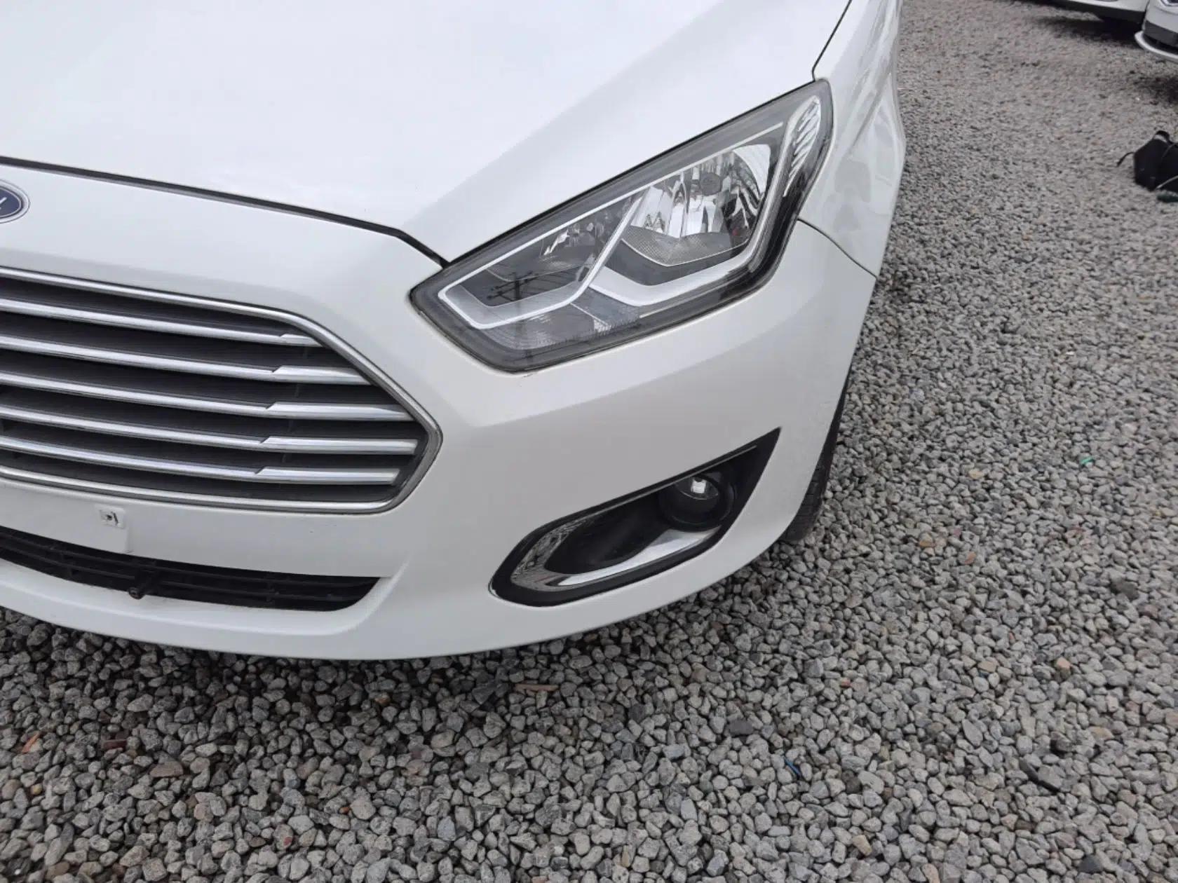 Ford Escort 2015 1.5L Automatic Fashion Model — миниатюра 9