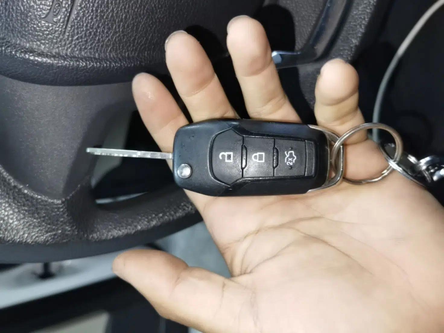 Ford Escort 2015 1.5L Automatic Comfort Edition — миниатюра 12
