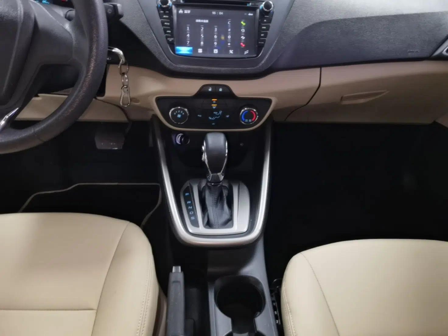 Ford Escort 2015 1.5L Automatic Comfort Edition — миниатюра 17
