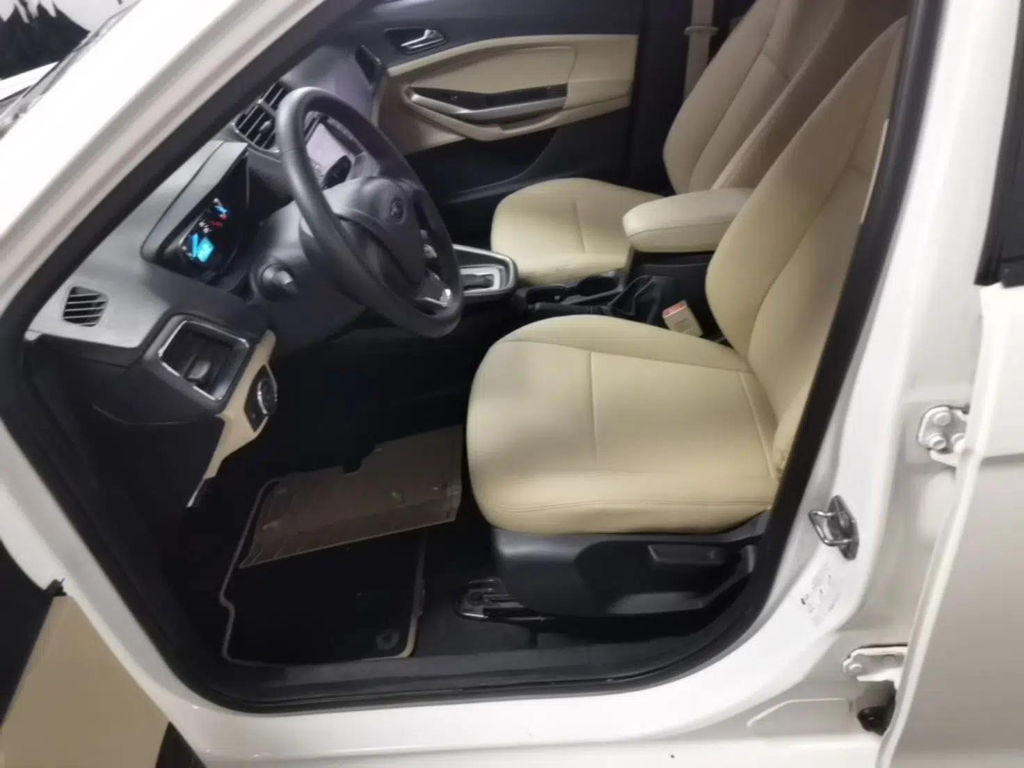 Ford Escort 2015 1.5L Automatic Comfort Edition — миниатюра 18