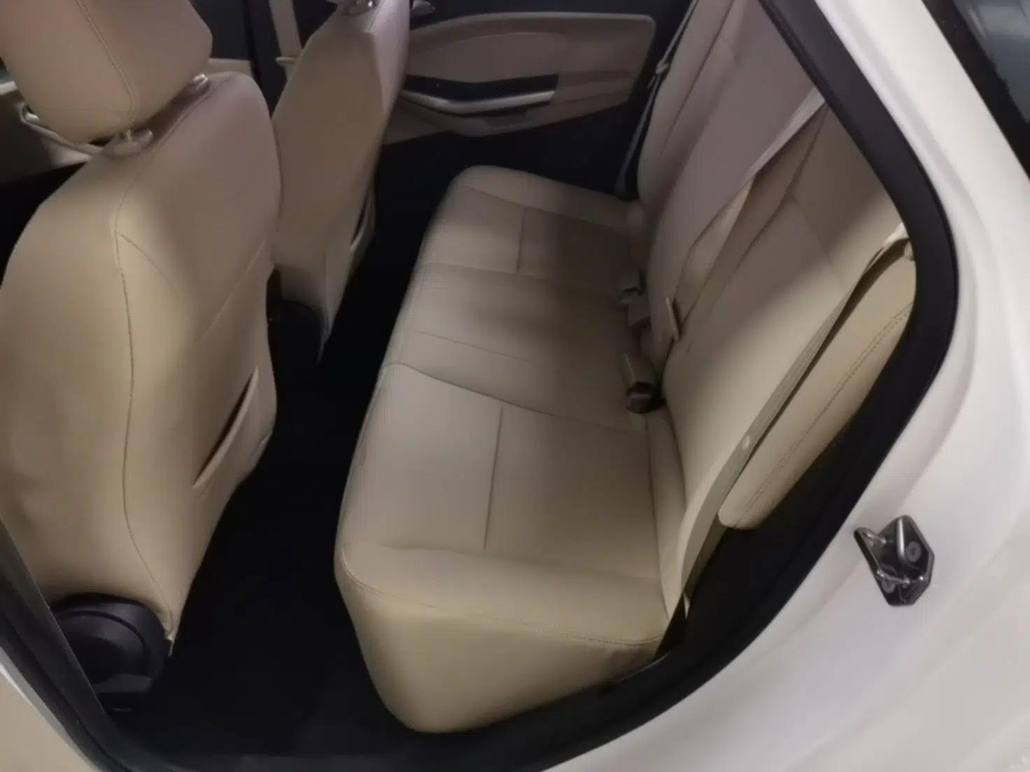 Ford Escort 2015 1.5L Automatic Comfort Edition — миниатюра 20