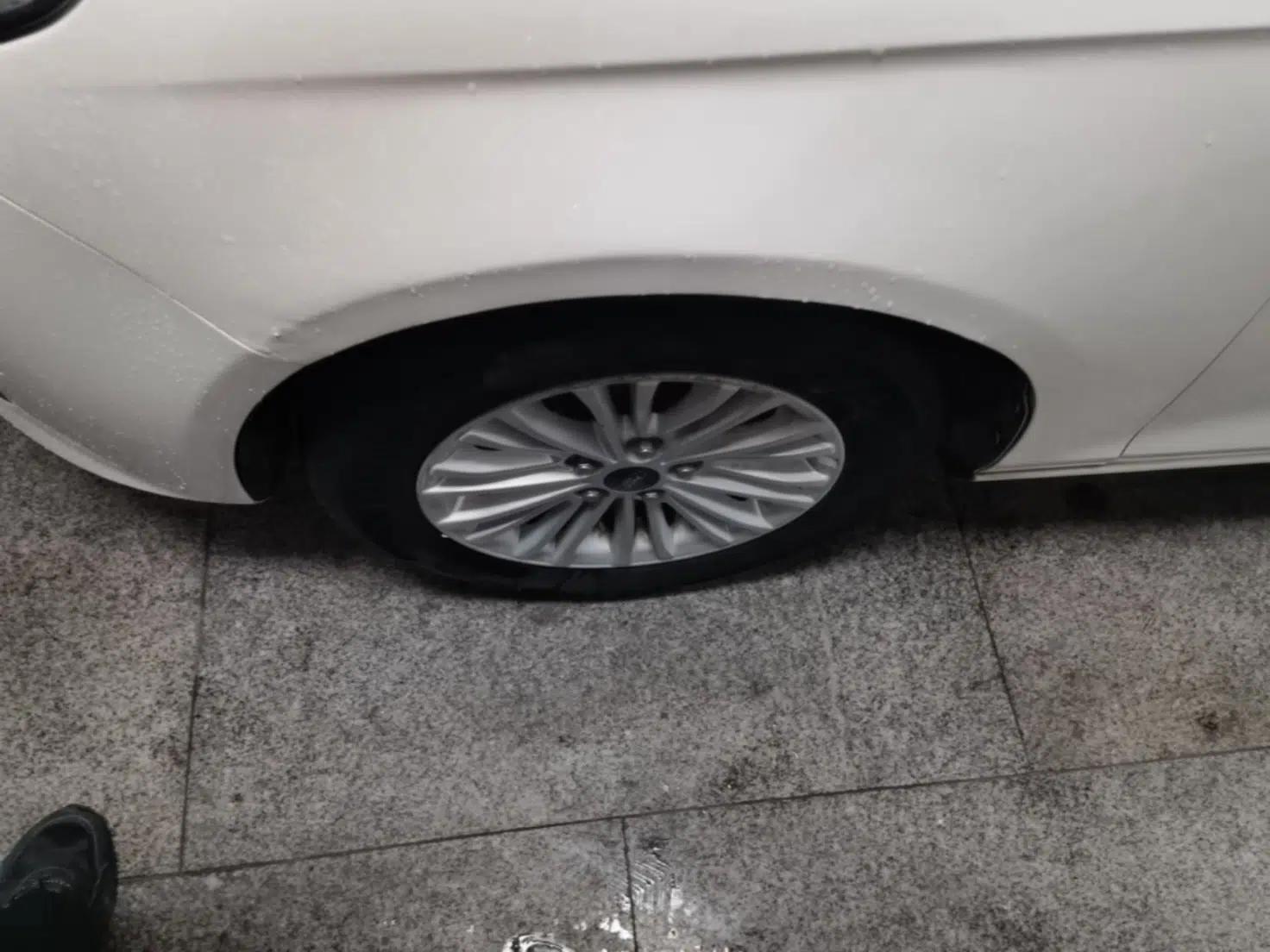 Ford Escort 2015 1.5L Automatic Comfort Edition — миниатюра 8
