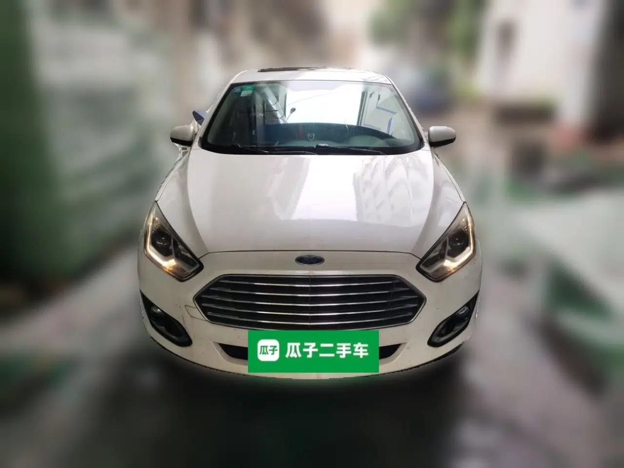 Ford Escort 2015 1.5L Automatic Fashion Model — миниатюра 2