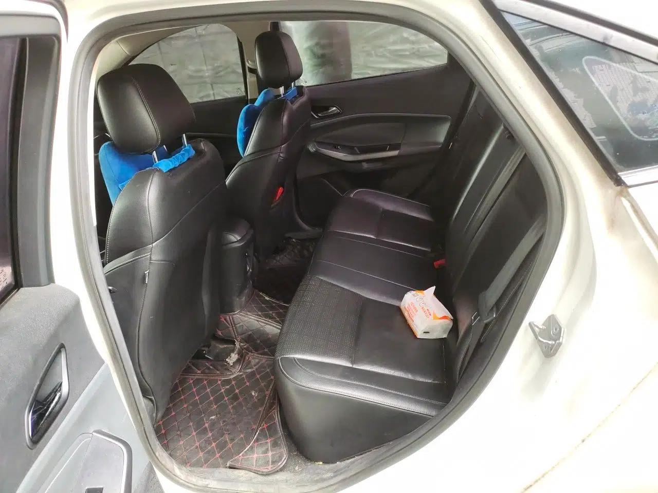 Ford Escort 2015 1.5L Automatic Fashion Model — миниатюра 18