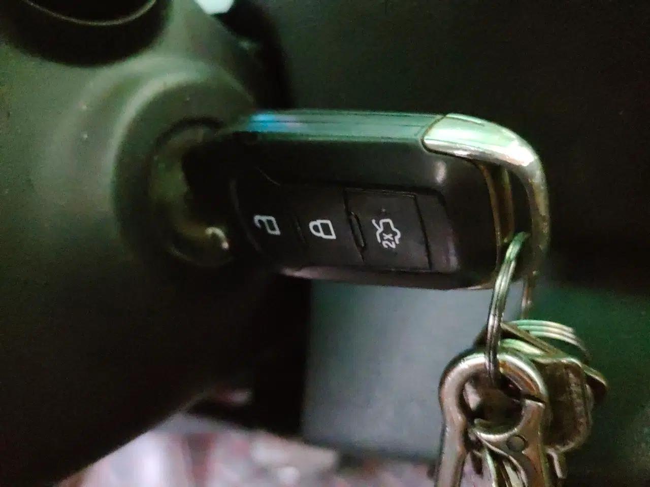 Ford Escort 2015 1.5L Automatic Fashion Model — миниатюра 9